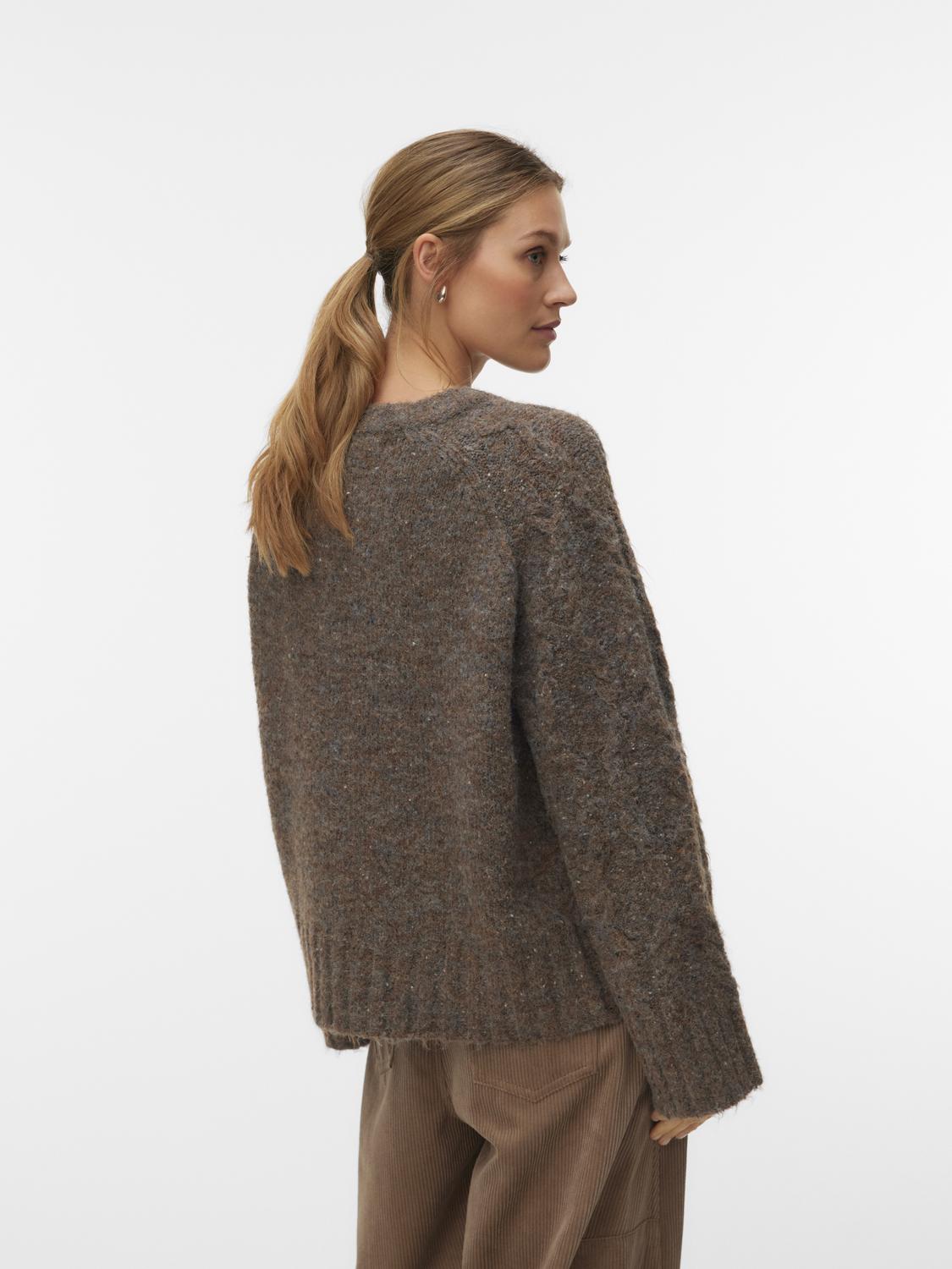 model_shot-back
